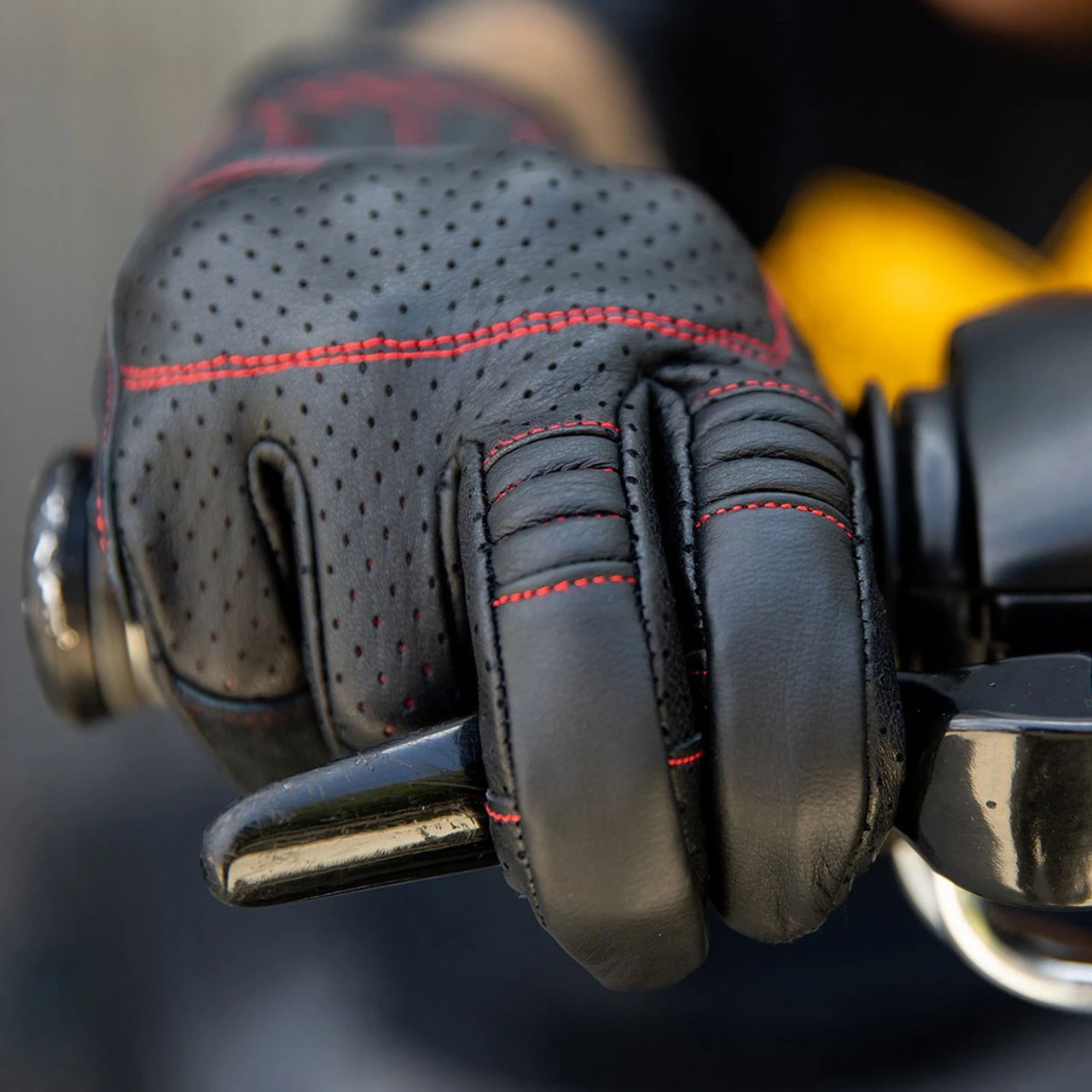 Biltwell Borrego CE Leather Gloves - Black/Red 9 Biltwell Borrego CE Leather Gloves - Black/Red - Image 7